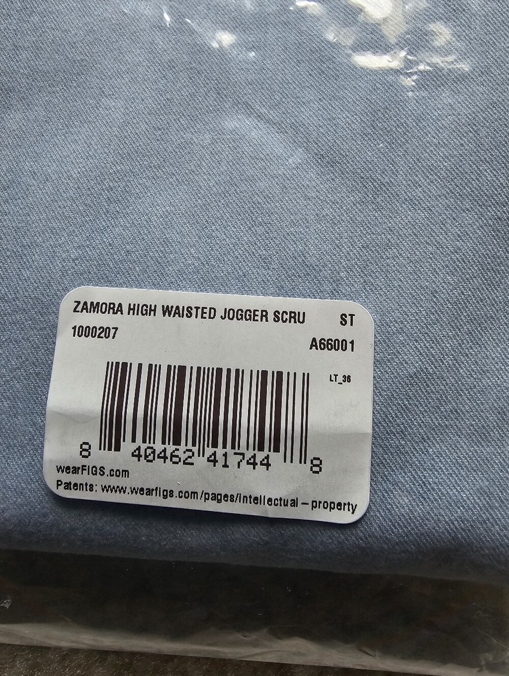 FIGS CHAMBRAY SCRUB SET. - Picture 5 of 6